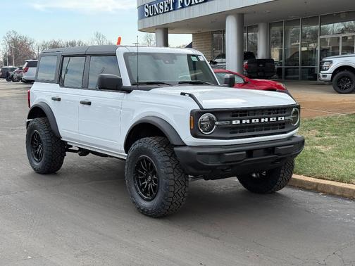 2025 Ford Bronco Base