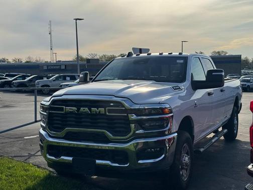 2025 RAM 3500 Tradesman Crew Cab 4x4 8' Box
