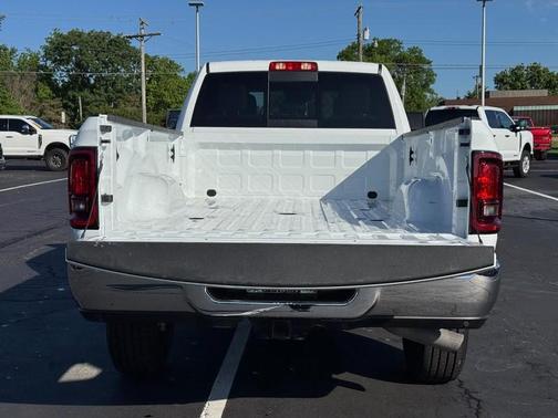 Bright White Clearcoat 2025 RAM 3500 Tradesman Crew Cab 4x4 8' Box
