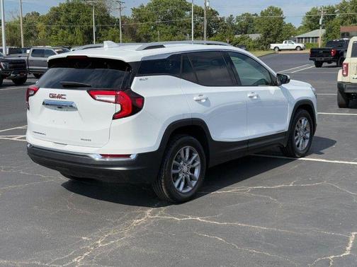 2024 GMC Terrain SLT