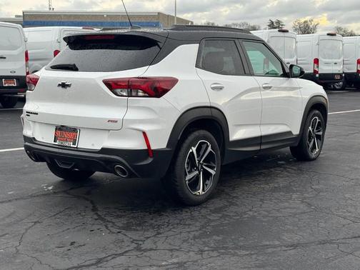 Iridescent Pearl Tricoat 2023 Chevrolet Trailblazer RS