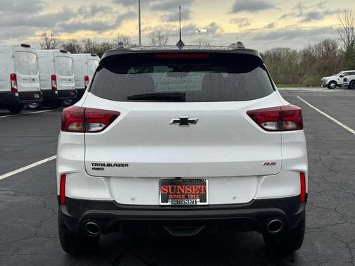 Iridescent Pearl Tricoat 2023 Chevrolet Trailblazer RS