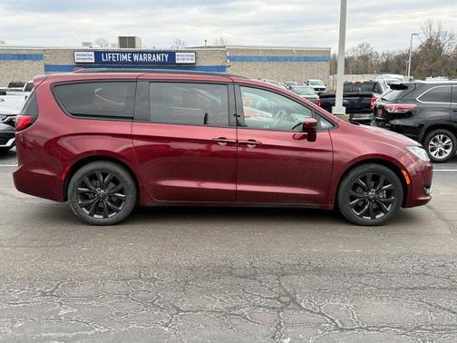 2019 Chrysler Pacifica Touring L