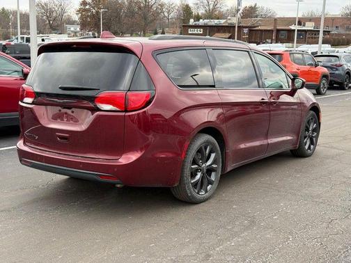 2019 Chrysler Pacifica Touring L