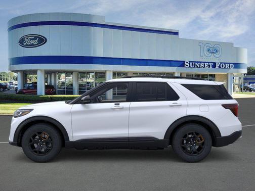 Star White Metallic Tri-Coat 2026 Ford Explorer Tremor