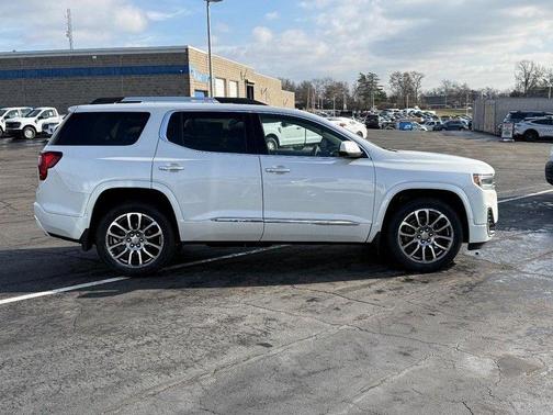 2023 GMC Acadia Denali