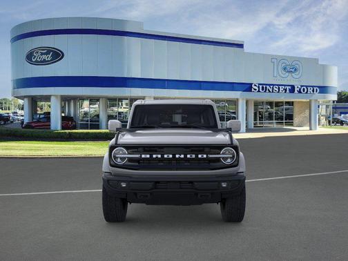 Avalanche Gray 2026 Ford Bronco Outer Banks