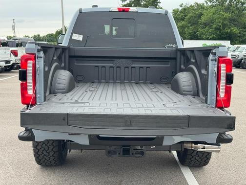 Glacier Gray Metallic Tri-Coat 2026 Ford F-250 Lariat