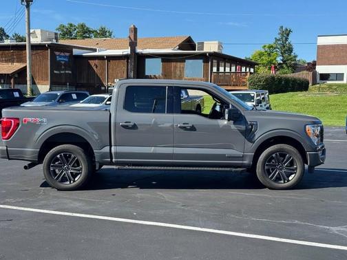Lead Foot 2021 Ford F-150 XLT