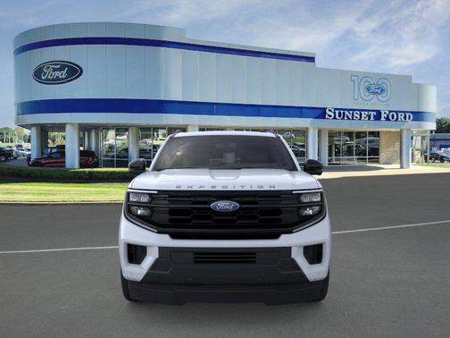 Space Silver Metallic 2026 Ford Expedition Active