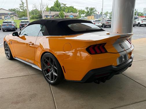 Orange Fury Metallic Tri-Coat 2026 Ford Mustang GT Premium