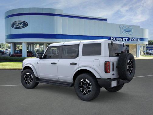 Oxford White 2026 Ford Bronco Outer Banks