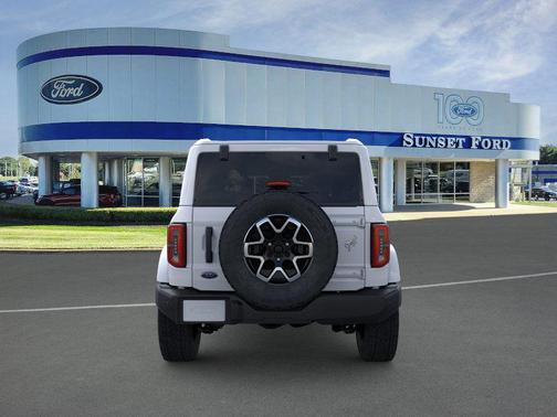 Oxford White 2026 Ford Bronco Outer Banks