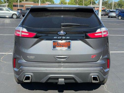 2022 Ford Edge ST