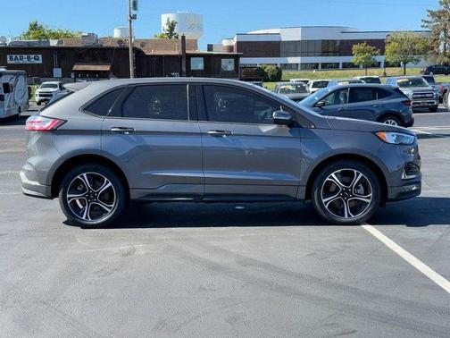 2022 Ford Edge ST