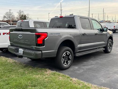 2023 Ford F-150 Lightning XLT