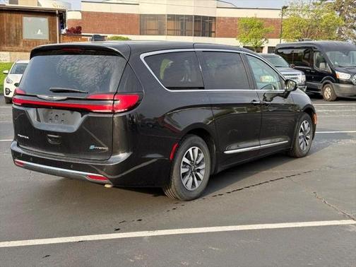2023 Chrysler Pacifica Hybrid Limited