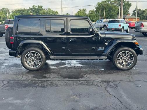 Black Clearcoat 2023 Jeep Wrangler 4xe Sahara High Altitude