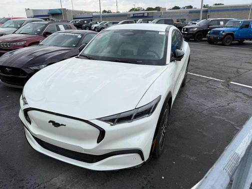 Star White Metallic Tri-Coat 2024 Ford Mustang Mach-E Premium