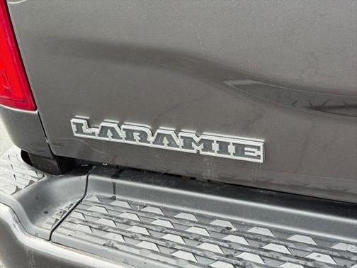 2022 RAM 2500 Laramie Crew Cab 4x4 6'4' Box