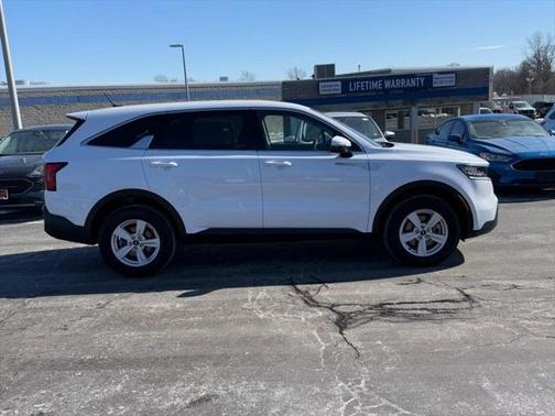 2023 Kia Sorento LX