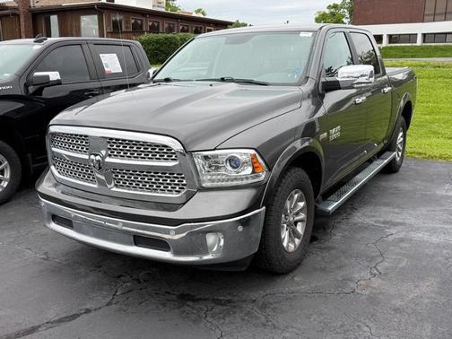 Granite Crystal Metallic Clearcoat 2018 RAM 1500 Laramie