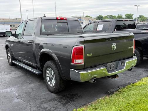 Granite Crystal Metallic Clearcoat 2018 RAM 1500 Laramie