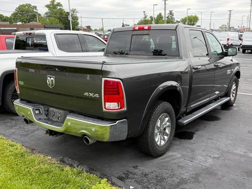 Granite Crystal Metallic Clearcoat 2018 RAM 1500 Laramie