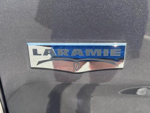 Granite Crystal Metallic Clearcoat 2018 RAM 1500 Laramie