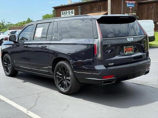 2022 Cadillac Escalade ESV Sport
