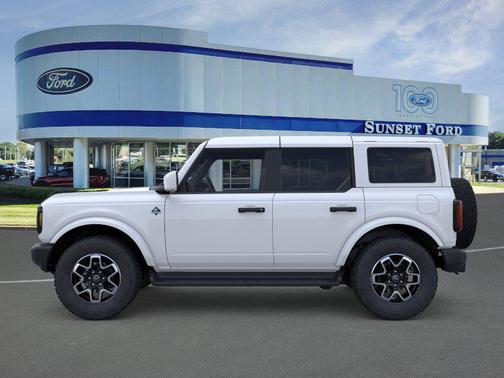 Oxford White 2026 Ford Bronco Outer Banks