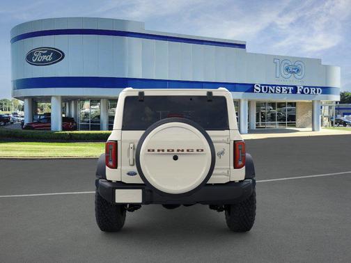 Wimbledon White 2026 Ford Bronco Outer Banks