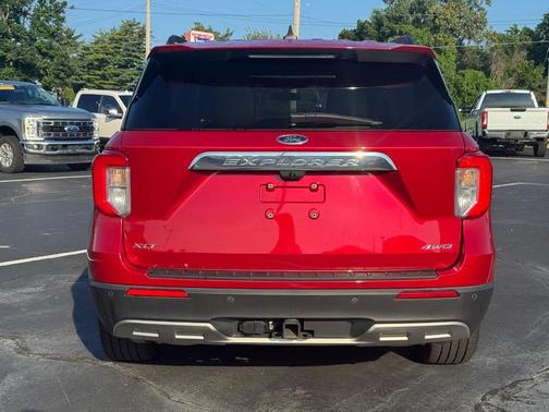 Rapid Red Metallic Tinted Clearcoat 2021 Ford Explorer XLT