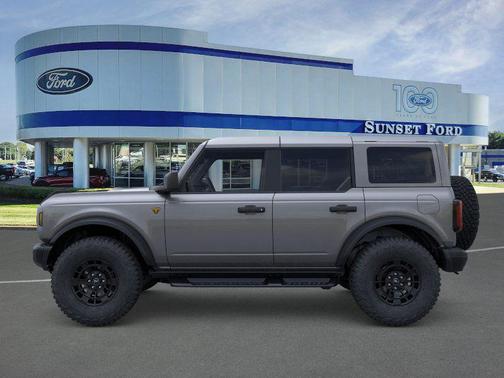 Carbonized Gray Metallic 2026 Ford Bronco Badlands