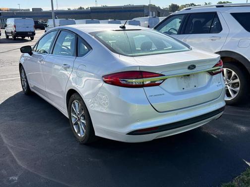 White Platinum Metallic Tri-Coat 2017 Ford Fusion SE