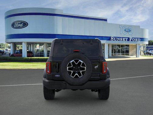 Shadow Black 2026 Ford Bronco Outer Banks