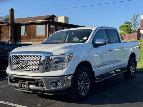 Pearl White 2019 Nissan Titan SL