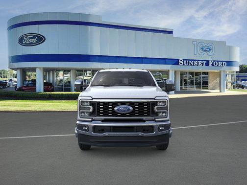 Star White Metallic Tri-Coat 2026 Ford F-350 Lariat