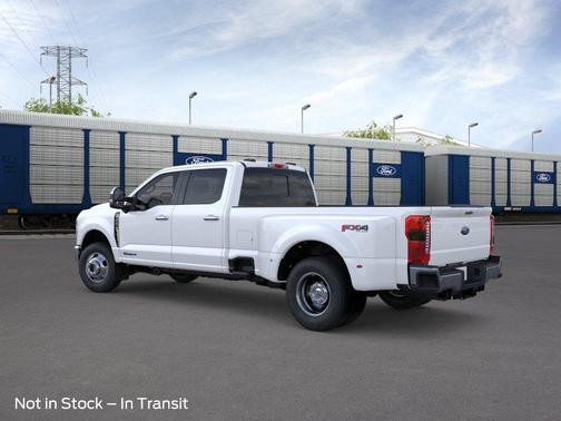 Star White Metallic Tri-Coat 2026 Ford F-350 Lariat