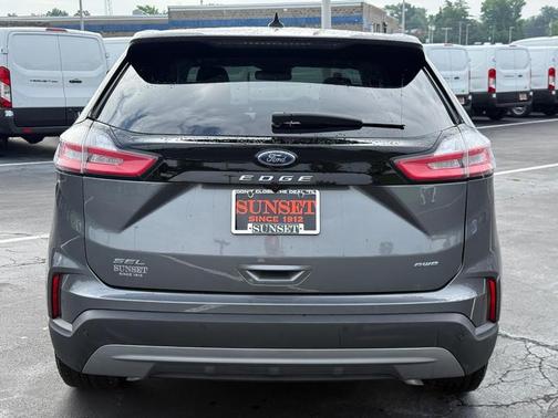 Carbonized Gray Metallic 2024 Ford Edge SEL
