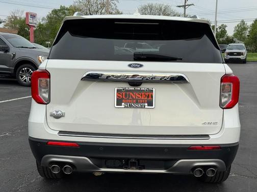 Star White Metallic Tri-Coat 2022 Ford Explorer King Ranch