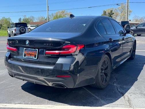 Black Sapphire Metallic 2021 BMW 530 530i