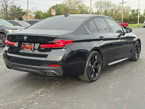 Black Sapphire Metallic 2021 BMW 530 530i