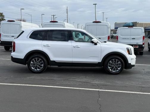 2025 Kia Telluride LX
