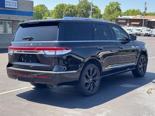 Infinite Black Metallic Clearcoat 2024 Lincoln Navigator Reserve