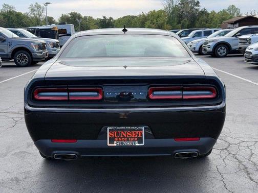 2017 Dodge Challenger SXT
