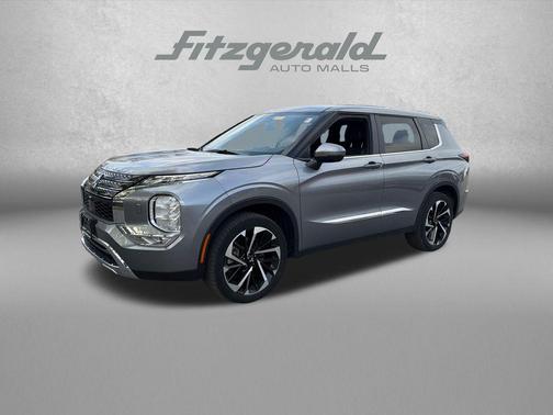 Gray 2024 Mitsubishi Outlander SE 2.5 S-AWC