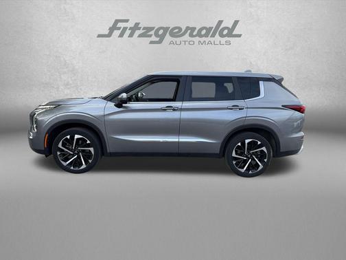 Gray 2024 Mitsubishi Outlander SE 2.5 S-AWC