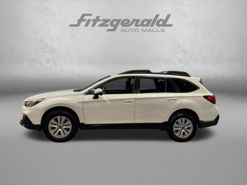 Crystal White Pearl 2019 Subaru Outback 2.5i Premium