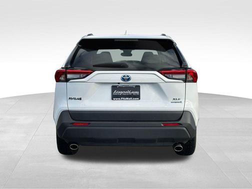 2024 Toyota RAV4 Hybrid XLE